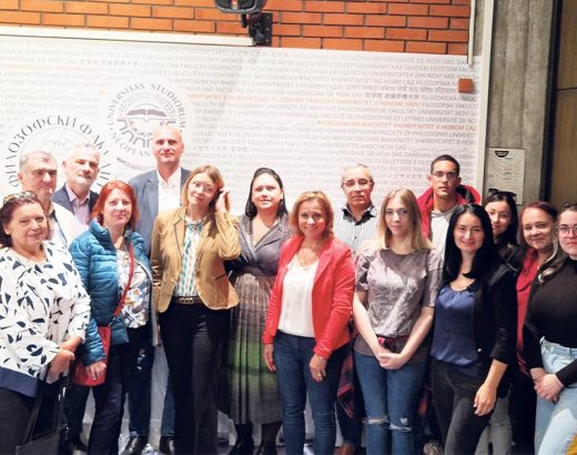 Echipament donat Departamentului de Limba și Literatura Română